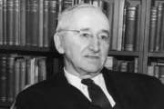 El intervencionismo de Hayek para fundamentar la libertad